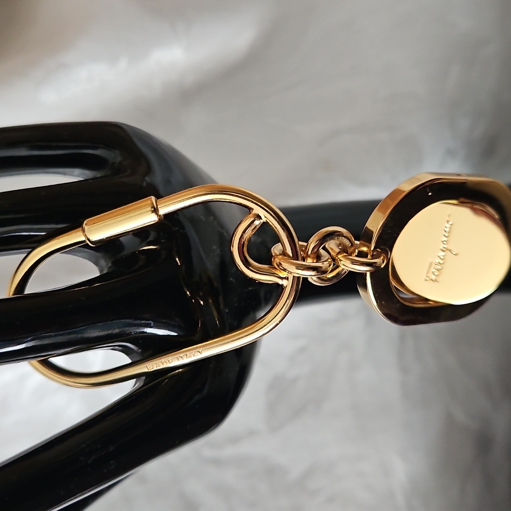 Salvatore Ferragamo Keychain/ Bag Charm. - Picture 7 of 10
